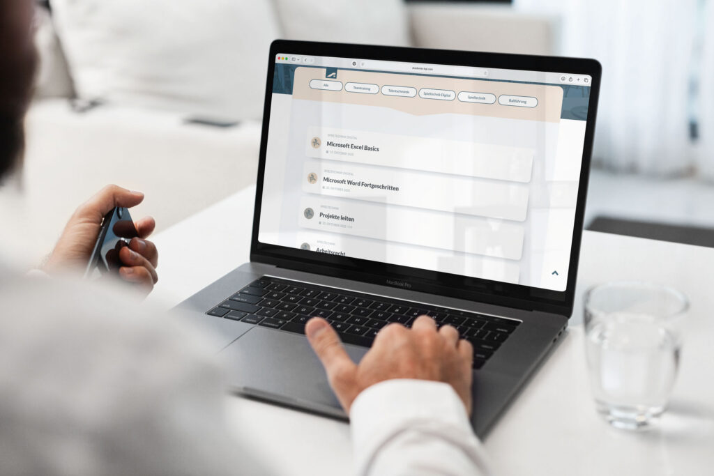 EDUCATION 4 Website Mensch 1